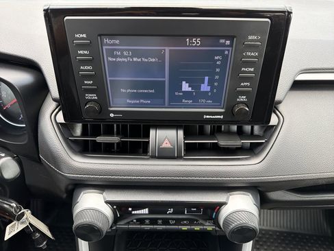 Used 2022 Toyota RAV4 LE FWD image 19
