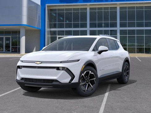 New 2026 Chevrolet Equinox EV LT image 6