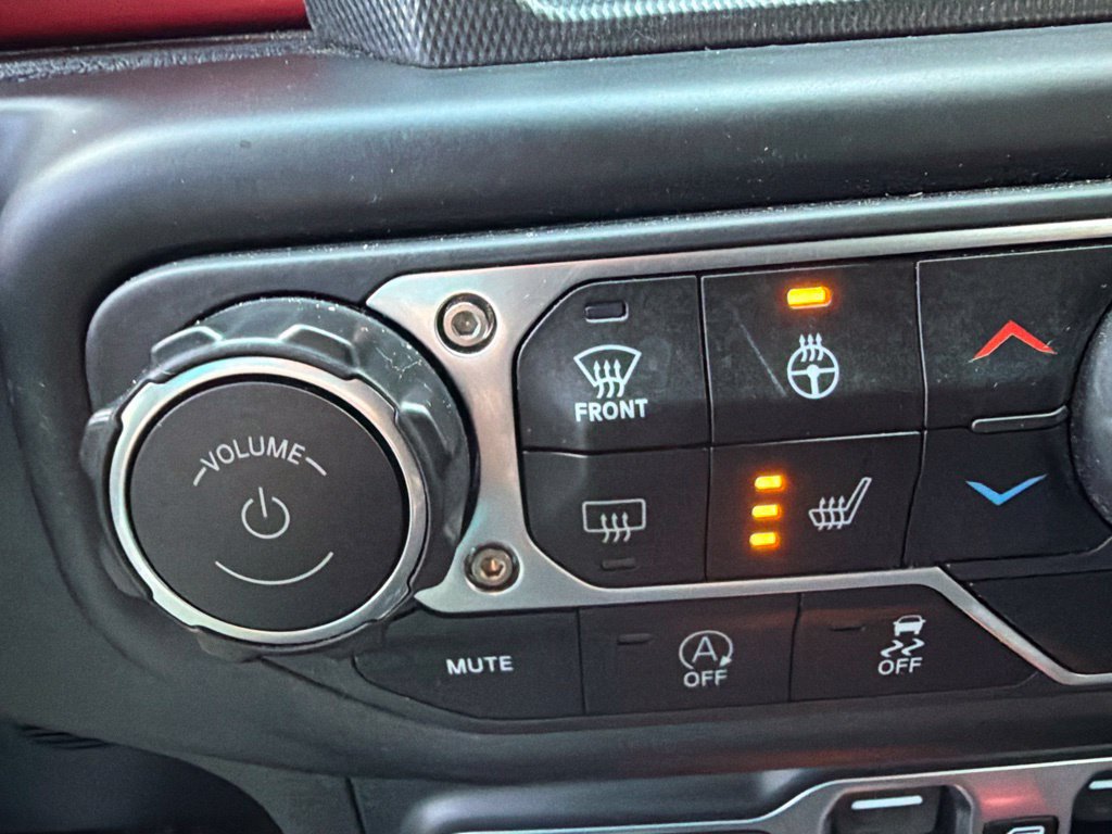 Used 2023 Jeep Wrangler Unlimited Rubicon w/ Cold Weather Group AWD/4WD image 16