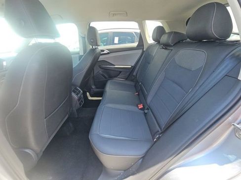 Used 2024 Volkswagen Taos SE FWD image 14