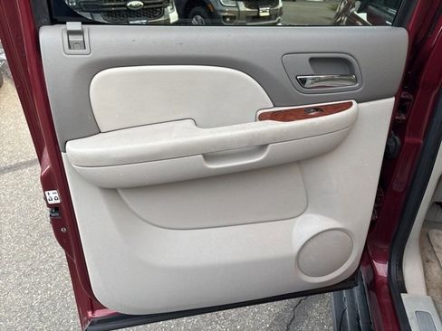 Used 2008 Chevrolet Suburban LT w/ LT Preferred Equipment Group image 27