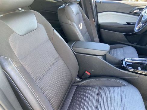 Used 2025 Chevrolet Trax LT w/ Driver Confidence Package image 23