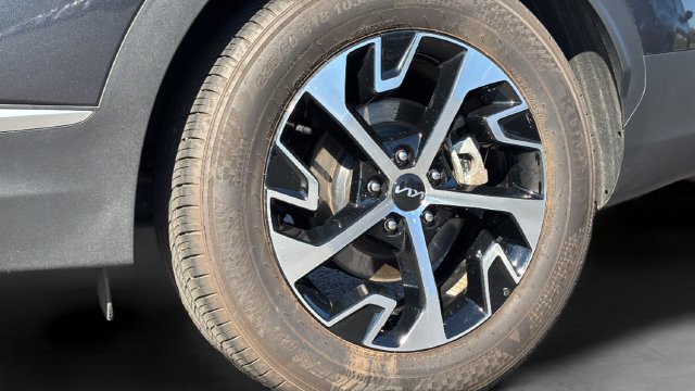 Used 2024 Kia Sportage EX FWD image 16