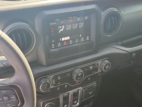 Used 2023 Jeep Wrangler Sport AWD/4WD image 27