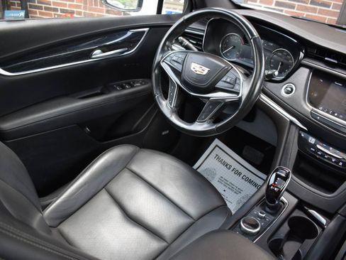 Used 2022 Cadillac XT5 Premium Luxury FWD image 14