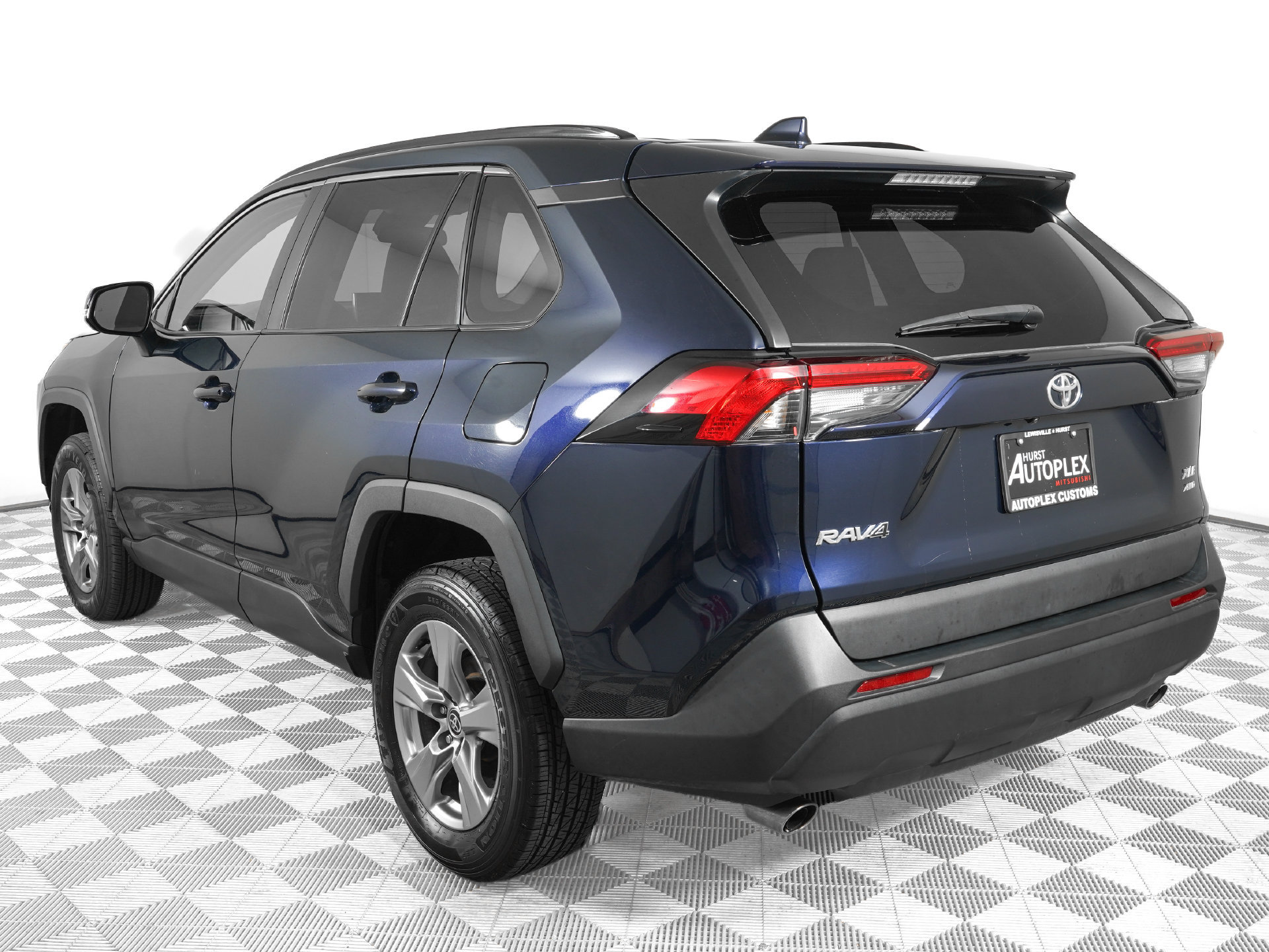 Used 2024 Toyota RAV4 XLE AWD/4WD image 7