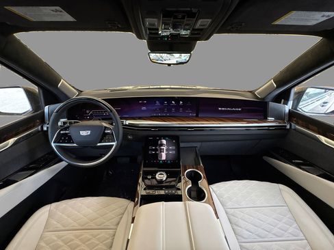 New 2026 Cadillac Escalade ESV Platinum Sport w/ LPO, ONYX Package image 23