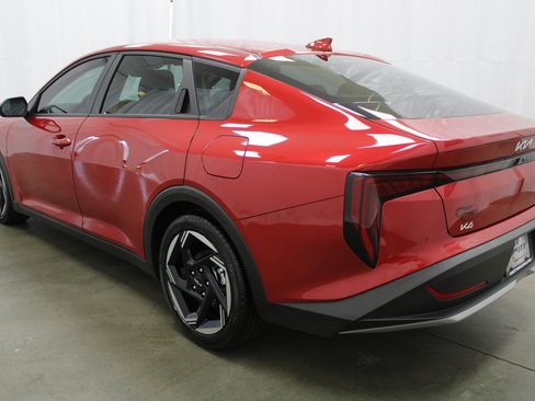 Used 2025 Kia K4 EX image 8