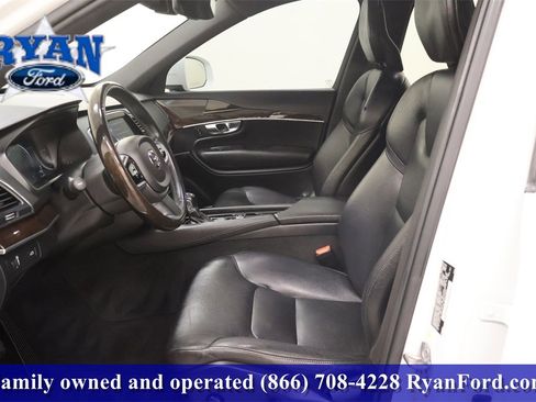 Used 2019 Volvo XC90 T5 Momentum w/ Protection Package Premier image 10