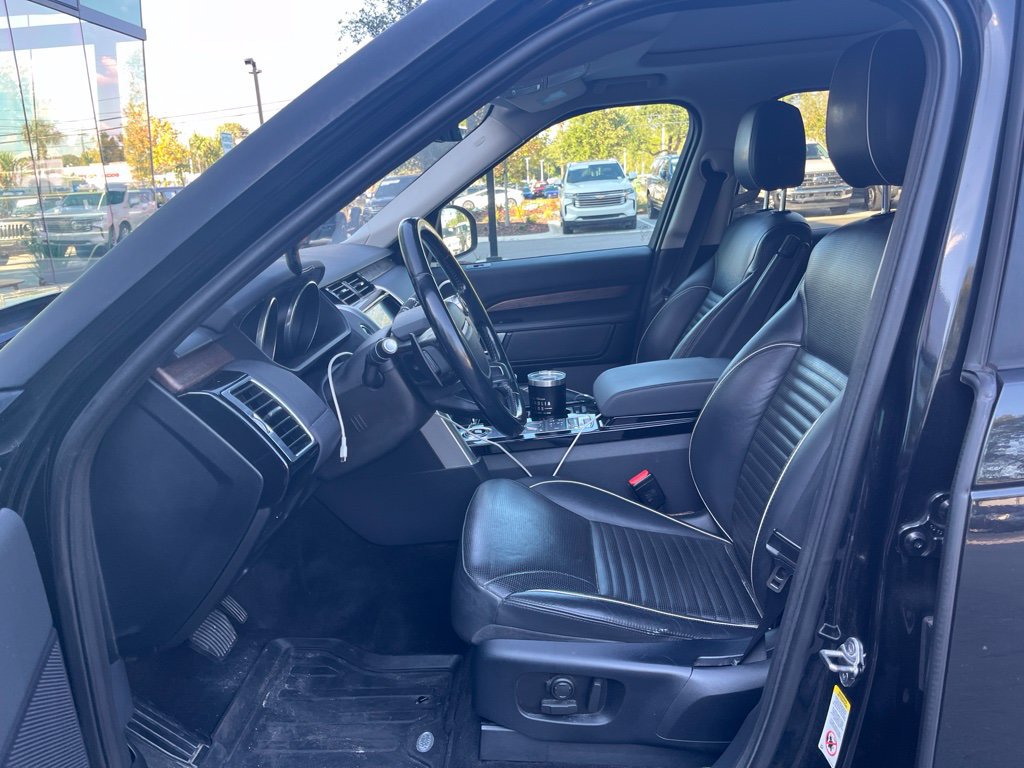 Used 2017 Land Rover Discovery HSE AWD/4WD image 8