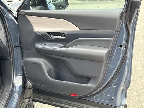 Used 2026 Toyota Grand Highlander AWD image 8