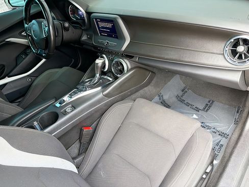 Used 2022 Chevrolet Camaro LT RWD image 13