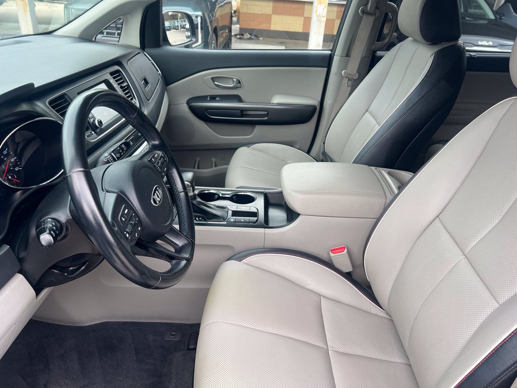 Used 2019 Kia Sedona EX FWD image 4