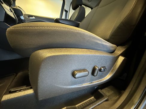 Used 2017 Ford Escape SE w/ Equipment Group 201A image 12