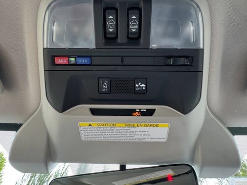 Used 2020 Subaru Crosstrek Hybrid w/ Moonroof Package w/Navigation AWD/4WD image 22
