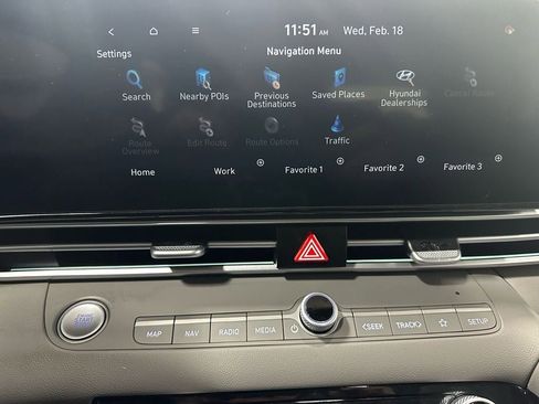 Used 2025 Hyundai Elantra SEL image 28