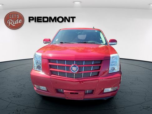 Used 2013 Cadillac Escalade Premium image 3