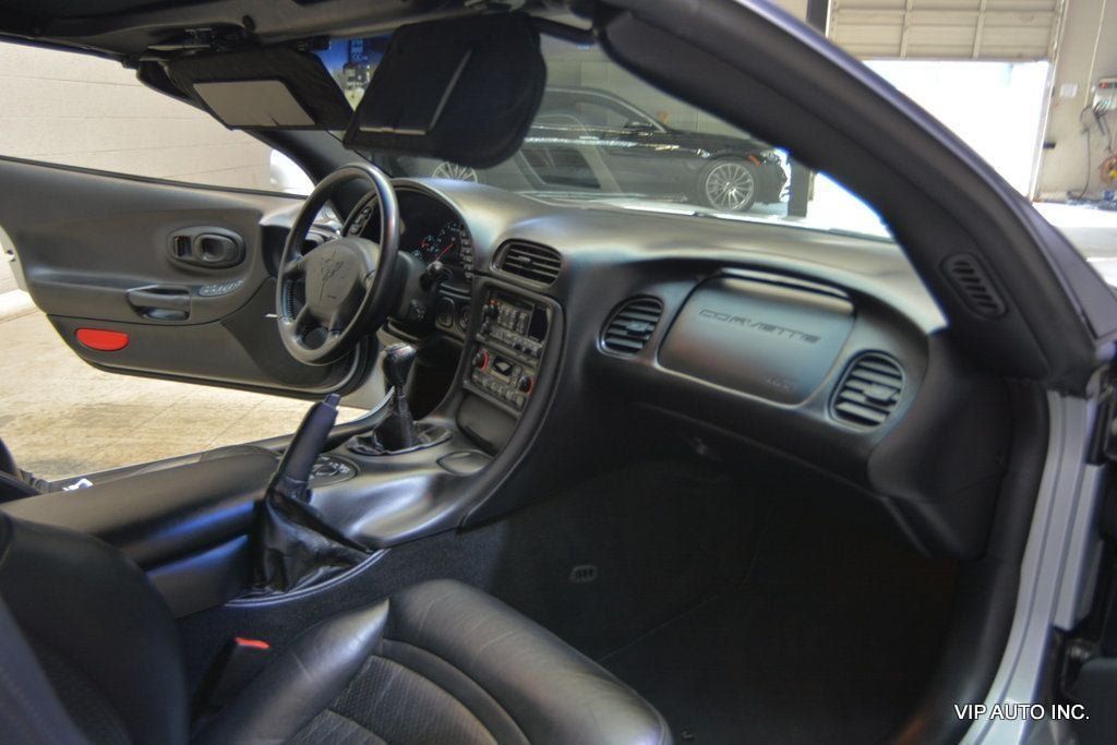 Used 2000 Chevrolet Corvette Convertible w/ Memory Pkg RWD image 29