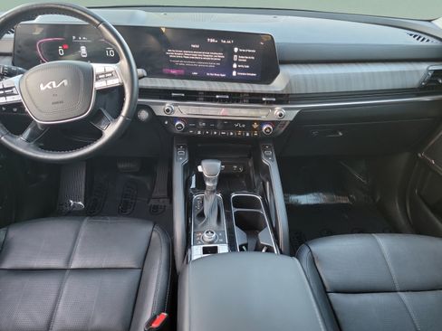 Used 2024 Kia Telluride EX w/ EX Captain's Chair Package AWD/4WD image 10