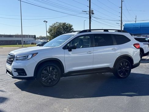 Used 2022 Subaru Ascent Onyx Edition image 3