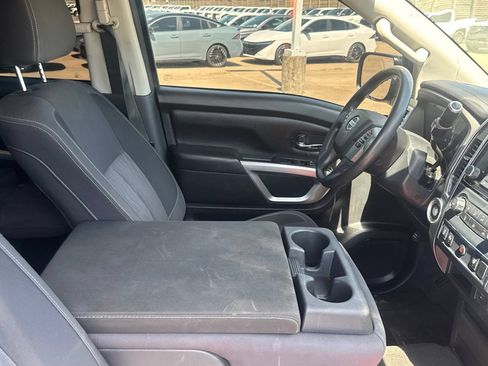 Used 2021 Nissan Titan SV RWD image 37