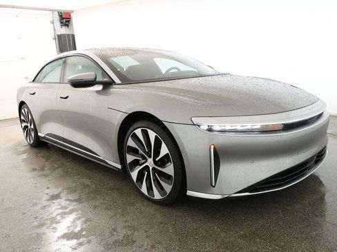 Used 2024 Lucid Air Touring image 3