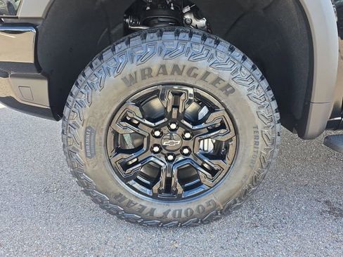 New 2026 Chevrolet Silverado 1500 ZR2 image 9