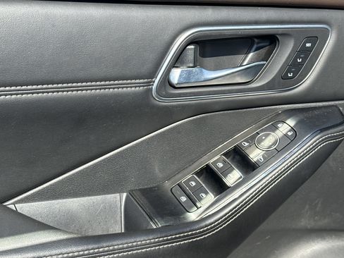 Used 2021 Nissan Rogue SL w/ Premium Package image 25