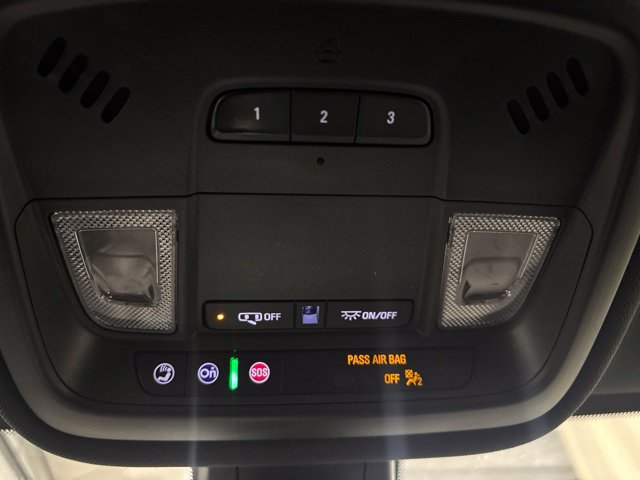 Used 2023 Chevrolet Traverse Premier FWD image 27