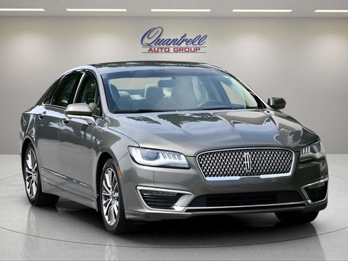 Used 2017 Lincoln MKZ Select FWD image 2