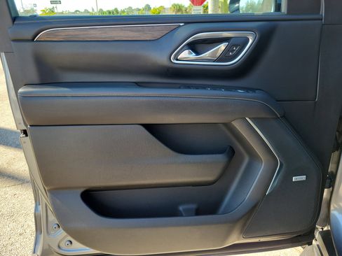 Used 2021 Chevrolet Tahoe Premier w/ Premium Package image 26