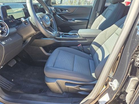 Used 2025 Chevrolet Equinox LT image 11