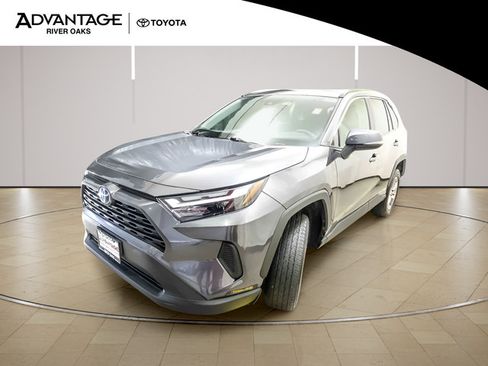 Certified 2022 Toyota RAV4 XLE AWD/4WD image 4