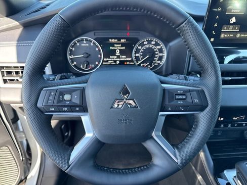 New 2026 Mitsubishi Outlander LE FWD image 8