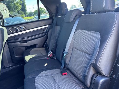 Used 2017 Ford Explorer XLT AWD/4WD image 17