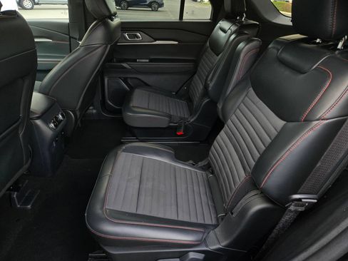 Used 2025 Ford Explorer ST-Line AWD/4WD image 11