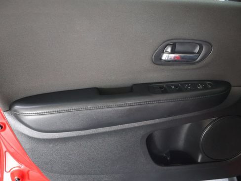 Used 2019 Honda HR-V Sport image 16