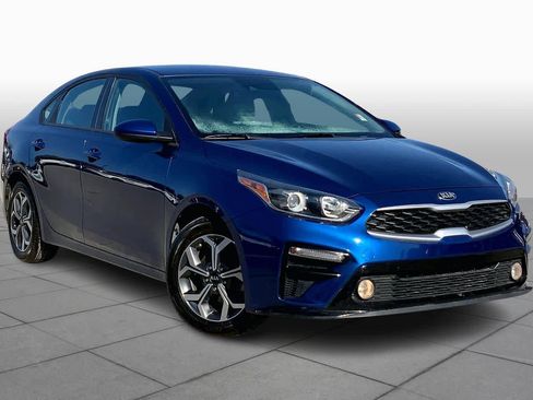 Used 2020 Kia Forte LXS image 2