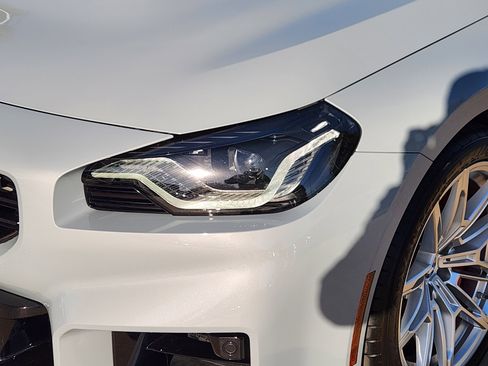 Used 2025 BMW M2 w/ Lighting Package image 7