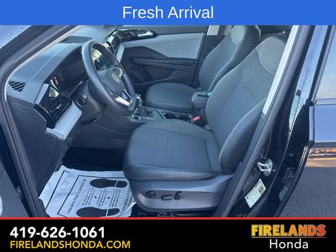 Used 2024 Volkswagen Taos SE image 12