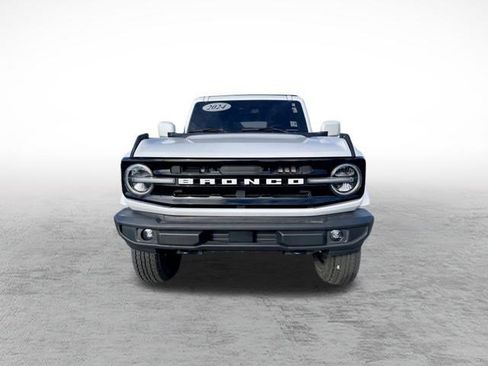 Used 2024 Ford Bronco Outer Banks AWD/4WD image 2