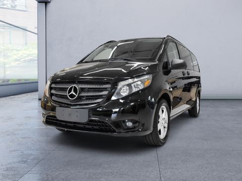 Used 2016 Mercedes-Benz Metris Passenger image 1