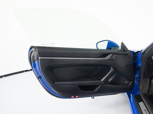 Certified 2025 Porsche 911 Carrera RWD image 19