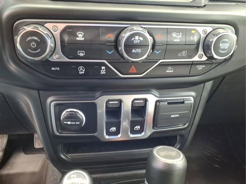 Used 2023 Jeep Wrangler Sport AWD/4WD image 18