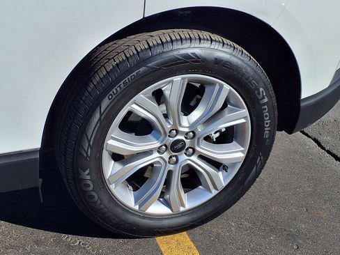 Certified 2023 Ford Edge Titanium image 27