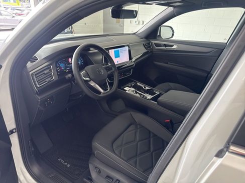 New 2026 Volkswagen Atlas SEL Premium R-Line AWD/4WD image 16