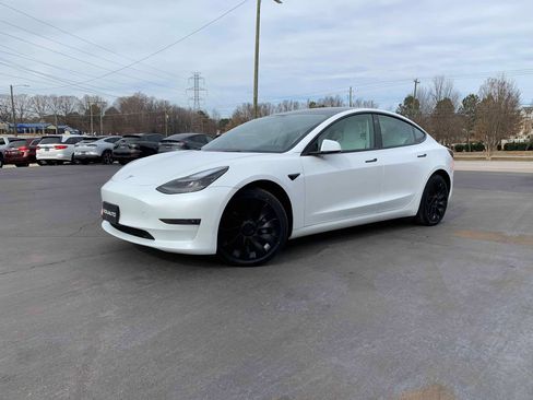 Used 2023 Tesla Model 3 Standard Range image 7