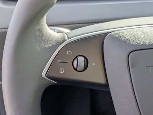 Used 2026 Tesla Model Y 2WD image 18