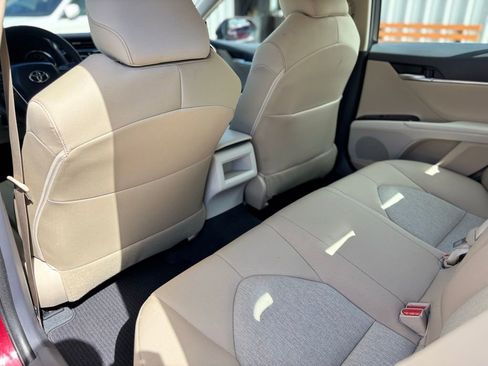 Used 2018 Toyota Camry LE image 16