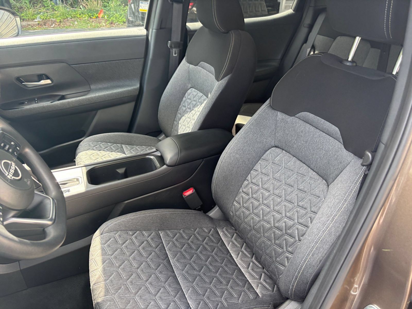 Used 2026 Nissan Kicks SV w/ Cold Weather Package FWD image 31